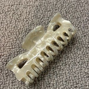 Urban outfitters Claw clip